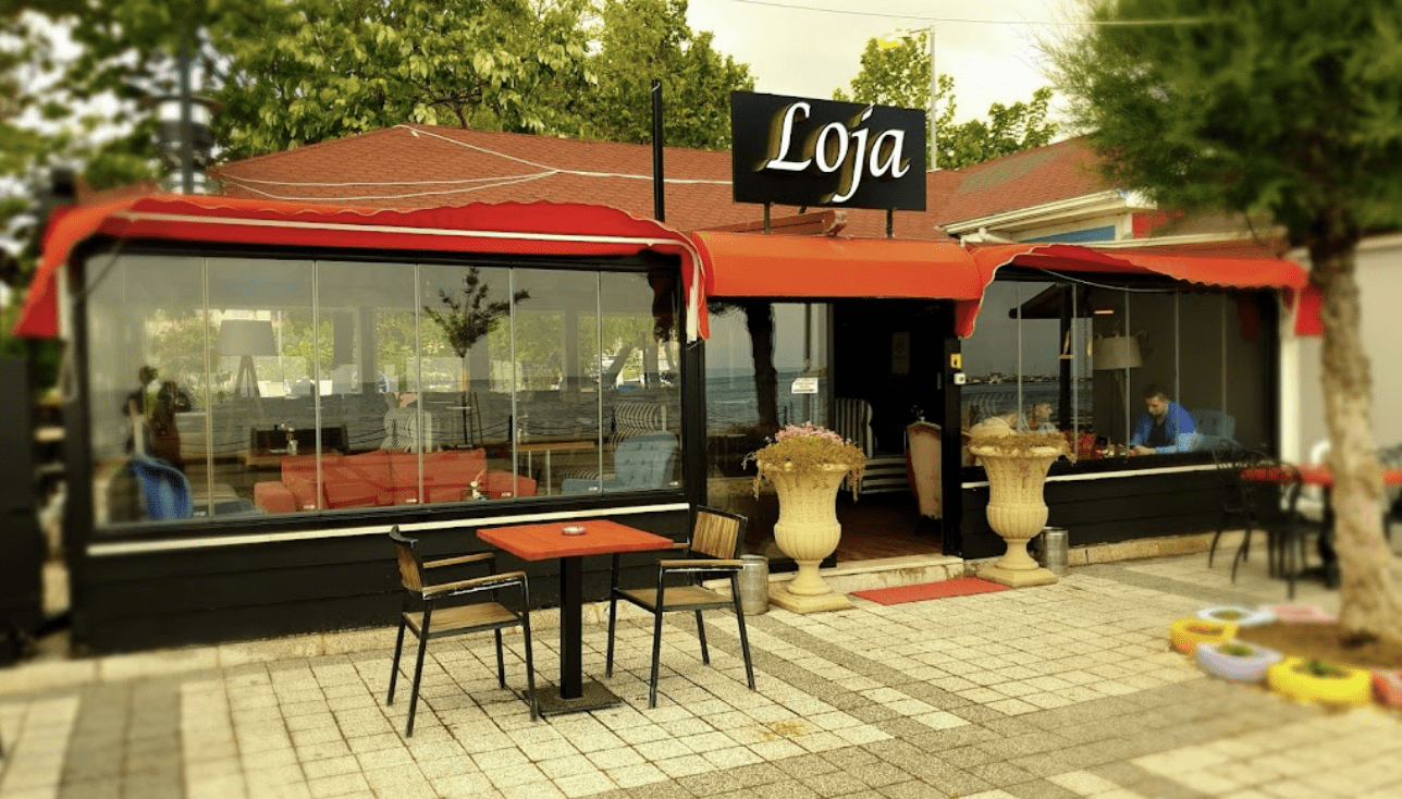 Loja Cafe & Restaurant